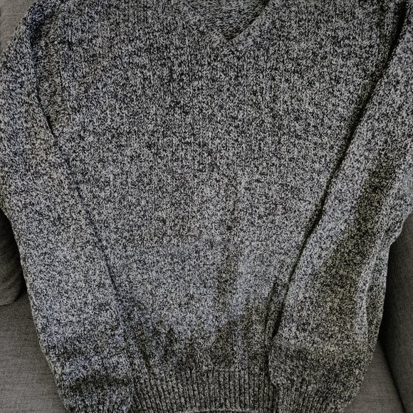 Izod Men's Sweater - Picture 2 of 3